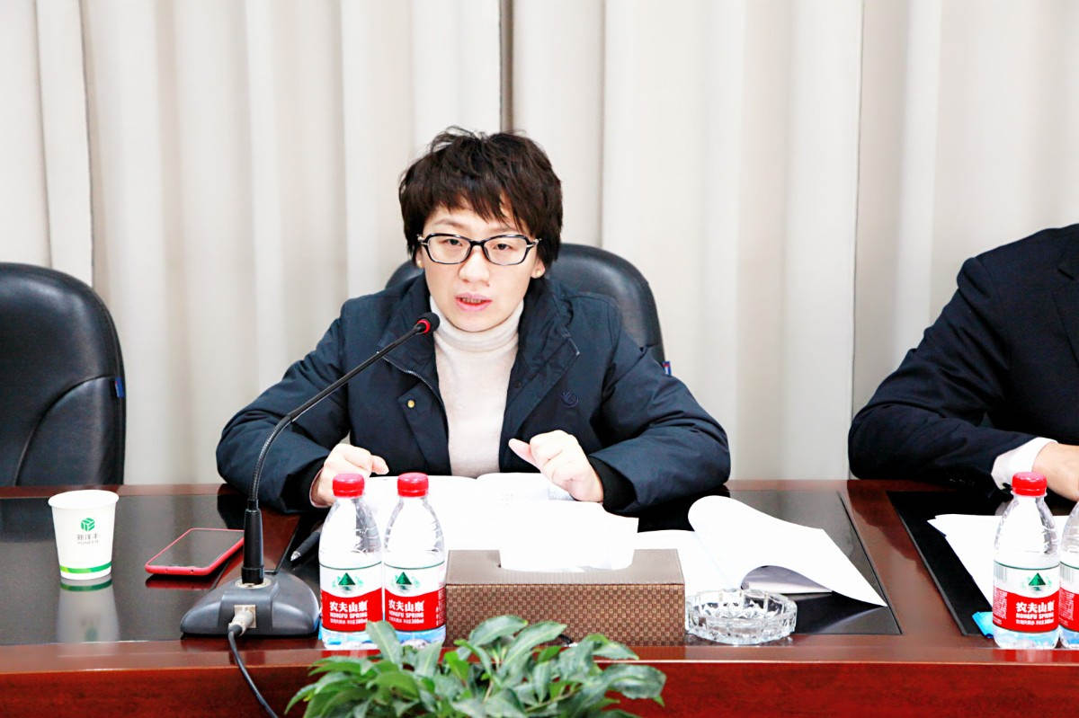 党委委员杨小红解读目标责任状_meitu_3.jpg